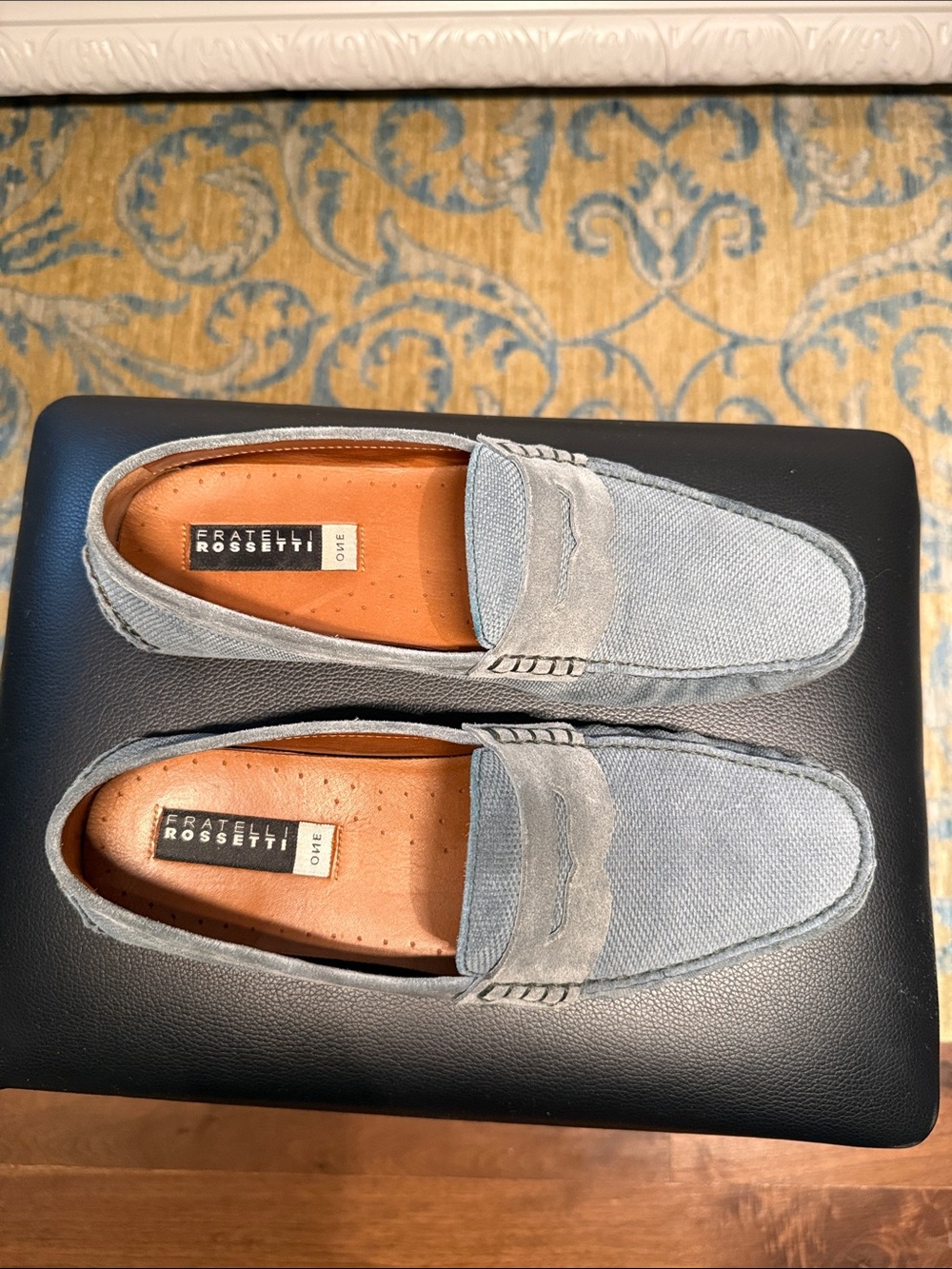 100% authentic Fratelli Rossetti Light Blue Suede Loafers